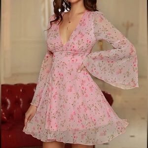 Boho floral print  bell sleeve mini dress